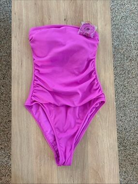Women’s  Strapless One-Piece Swimsuit in Bright Pink